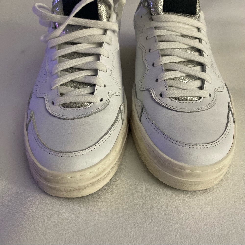 P448 Bali White Sneakers Tennis Shoes Classic Wmn’s‎ 10 Metallic EUC - Picture 4 of 10